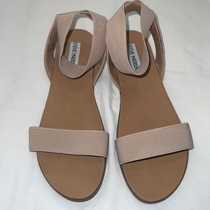 NWOT Steve Madden Emeril Strap Sandals